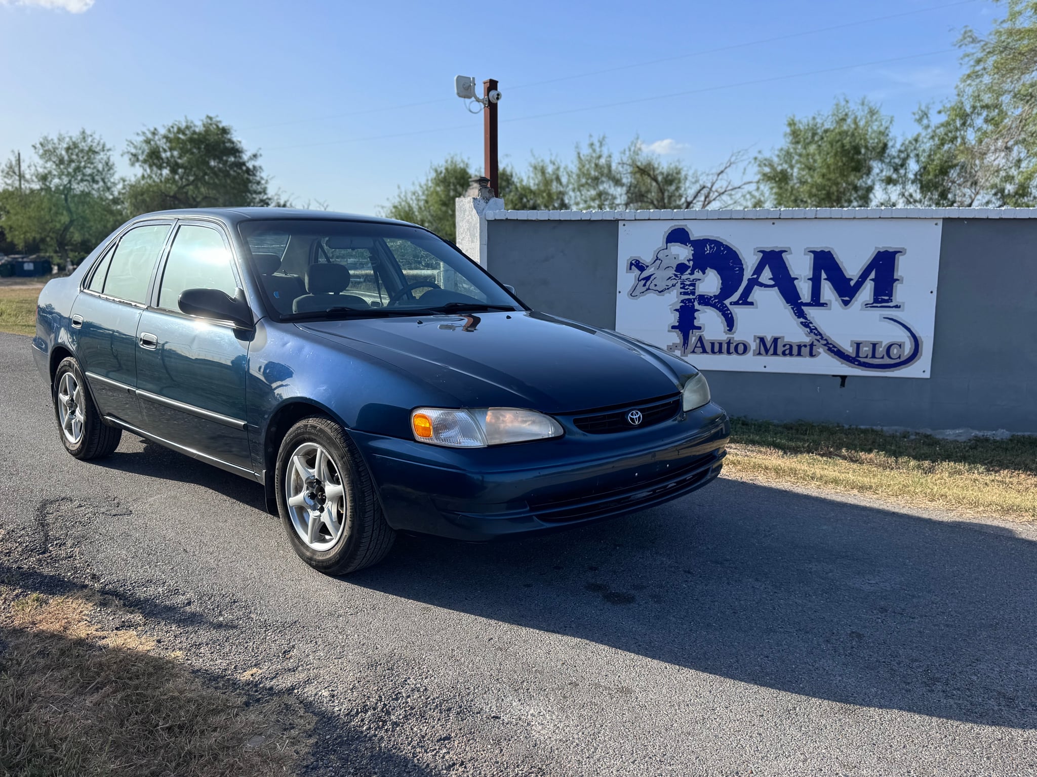 2000 Toyota Corolla